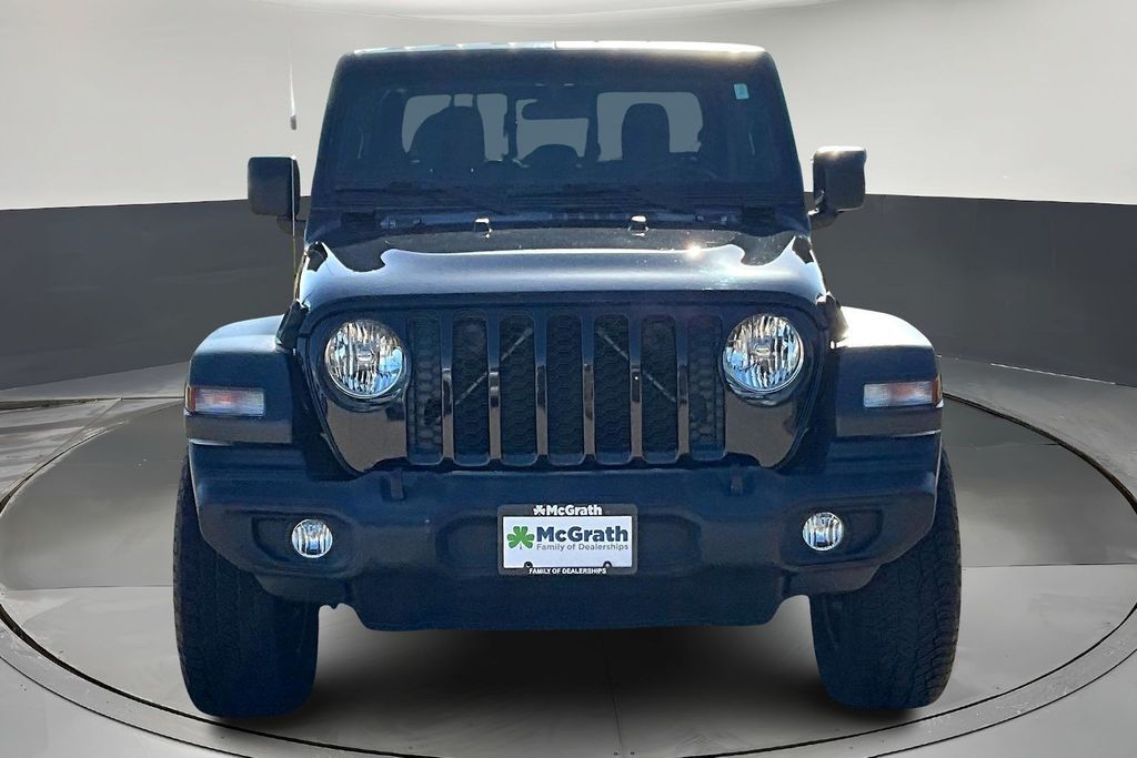 2020 Jeep Gladiator Sport photo 2
