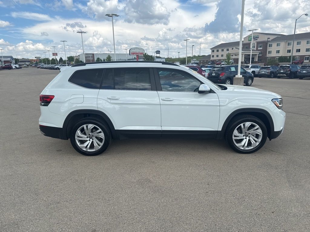 Used 2023 Volkswagen Atlas SE w/Tech with VIN 1V2HP2CAXPC552174 for sale in Dubuque, IA