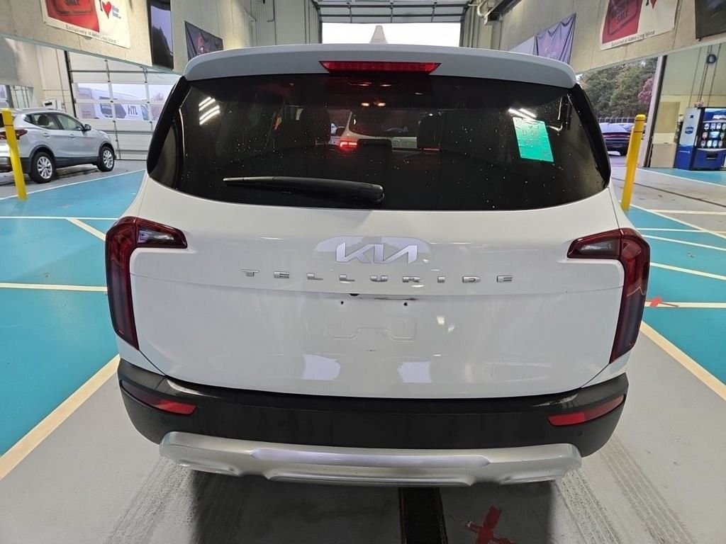 2022 Kia Telluride LX photo 4