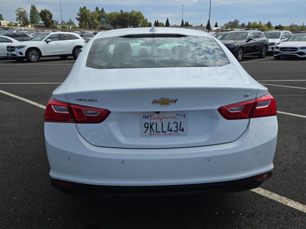 2024 Chevrolet Malibu 1LT photo 2