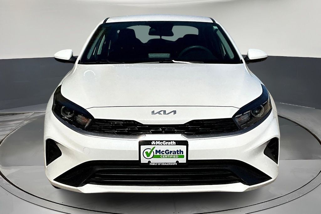 2022 Kia Forte LXS photo 2