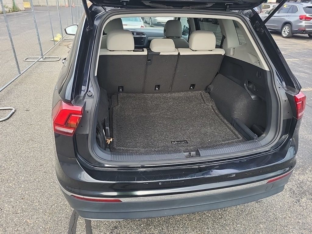 2021 Volkswagen Tiguan SE photo 2