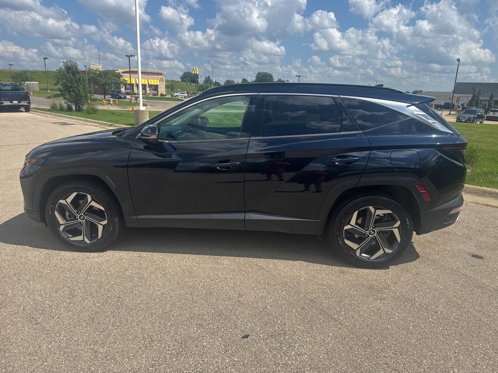 2022 Hyundai Tucson Hybrid Limited photo 2