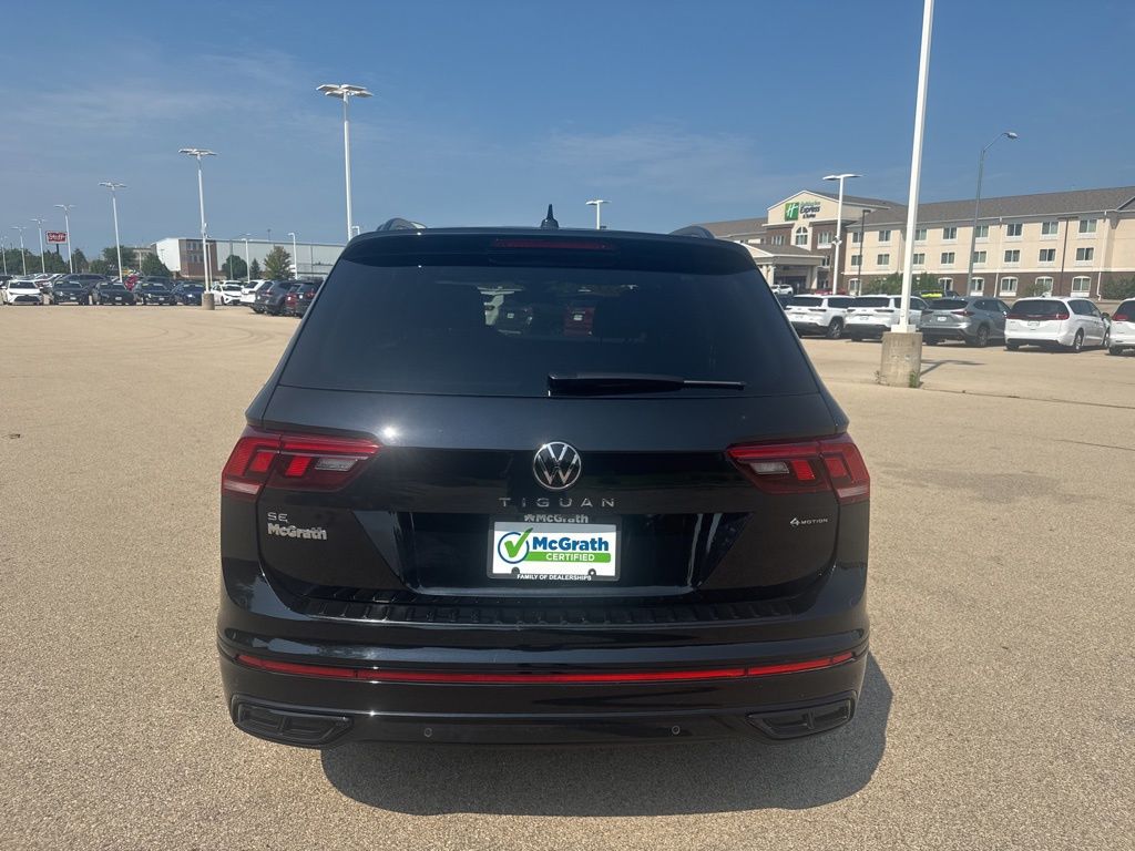 2023 Volkswagen Tiguan SE R-Line Black photo 4