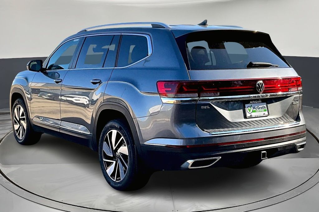 2024 Volkswagen Atlas SEL photo 4