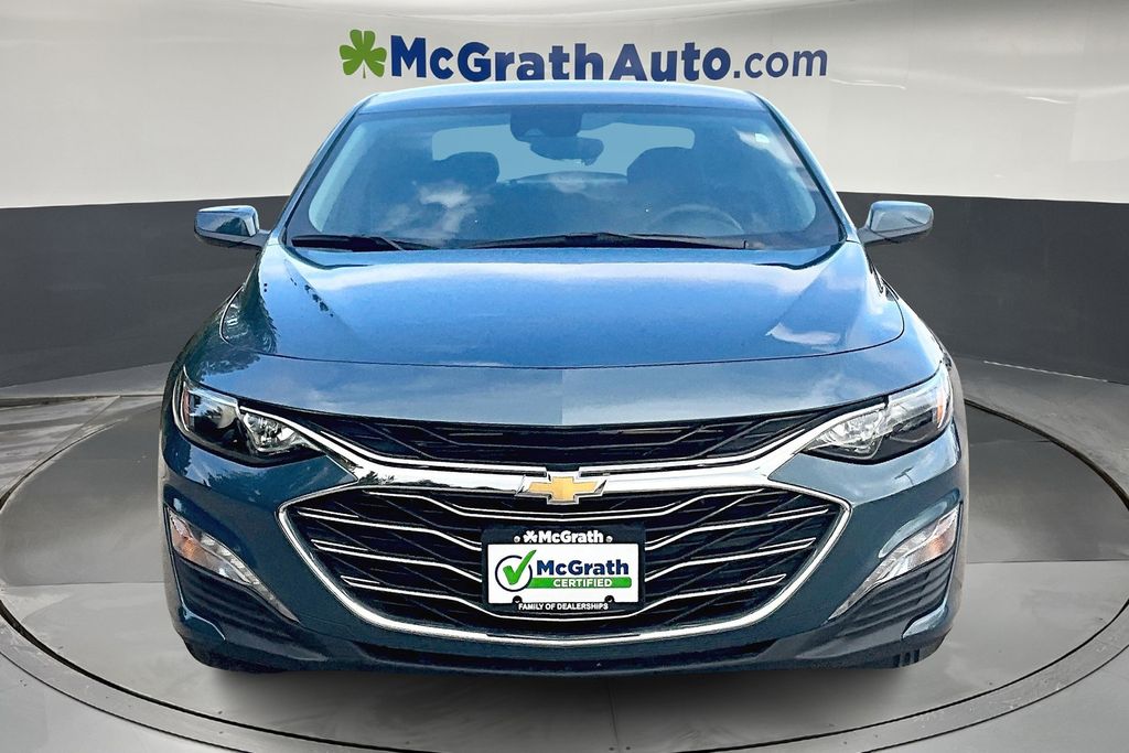 2024 Chevrolet Malibu 1LT photo 2
