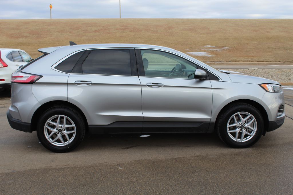 Used 2023 Ford Edge SEL with VIN 2FMPK4J96PBA30315 for sale in Dubuque, IA
