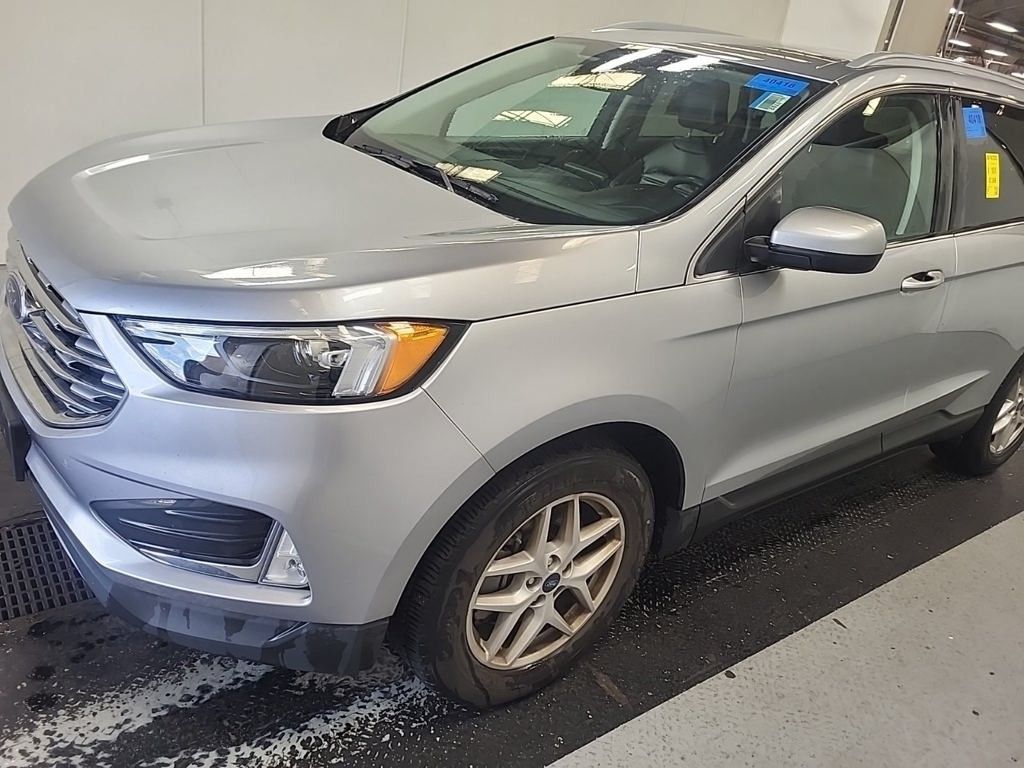 2022 Ford Edge SEL photo 4