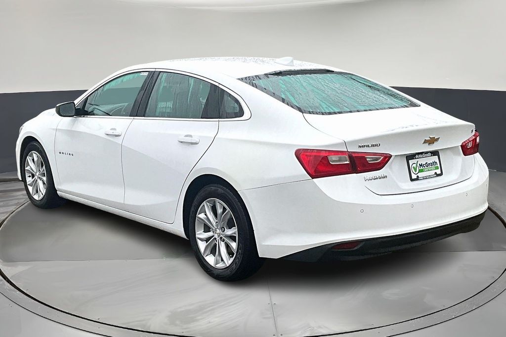 2024 Chevrolet Malibu 1LT photo 2