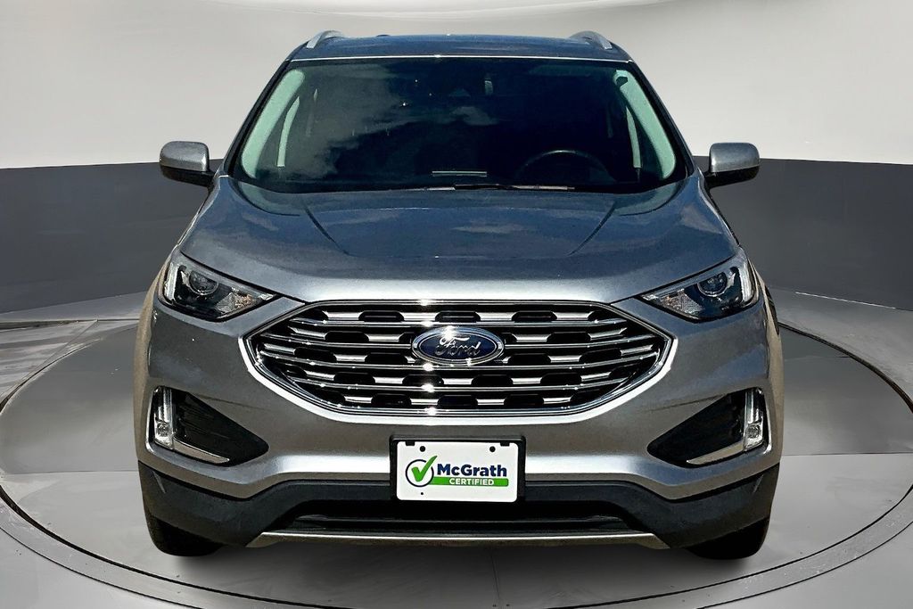 2022 Ford Edge SEL photo 2