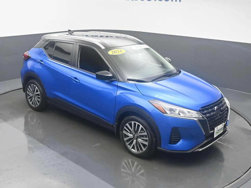 2024 Nissan Kicks SV photo 2