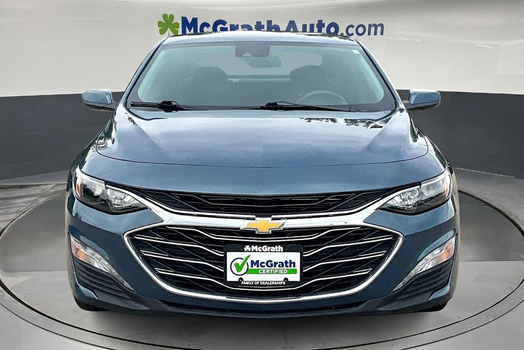 2024 Chevrolet Malibu 1LT photo 2