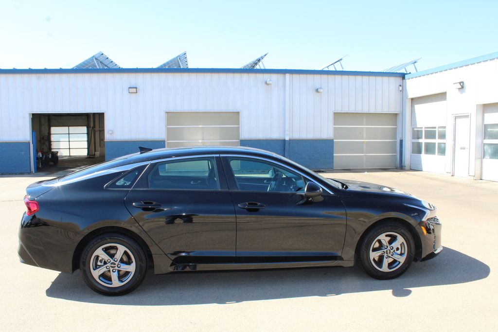 2023 Kia K5 LXS photo 2