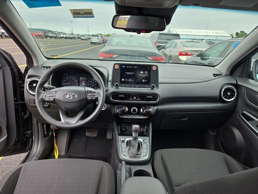 2023 Hyundai Kona SEL photo 3