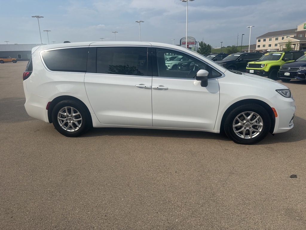 Used 2023 Chrysler Pacifica Touring L with VIN 2C4RC1BG3PR587275 for sale in Dubuque, IA