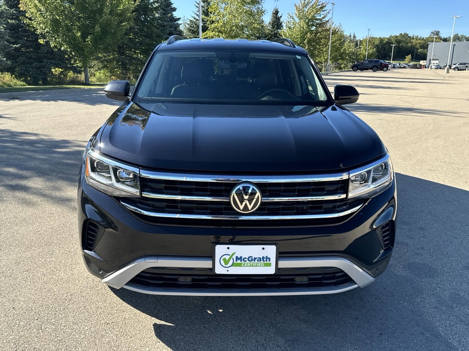 Used 2022 Volkswagen Atlas SE w/Tech with VIN 1V2HR2CA6NC524590 for sale in Dubuque, IA