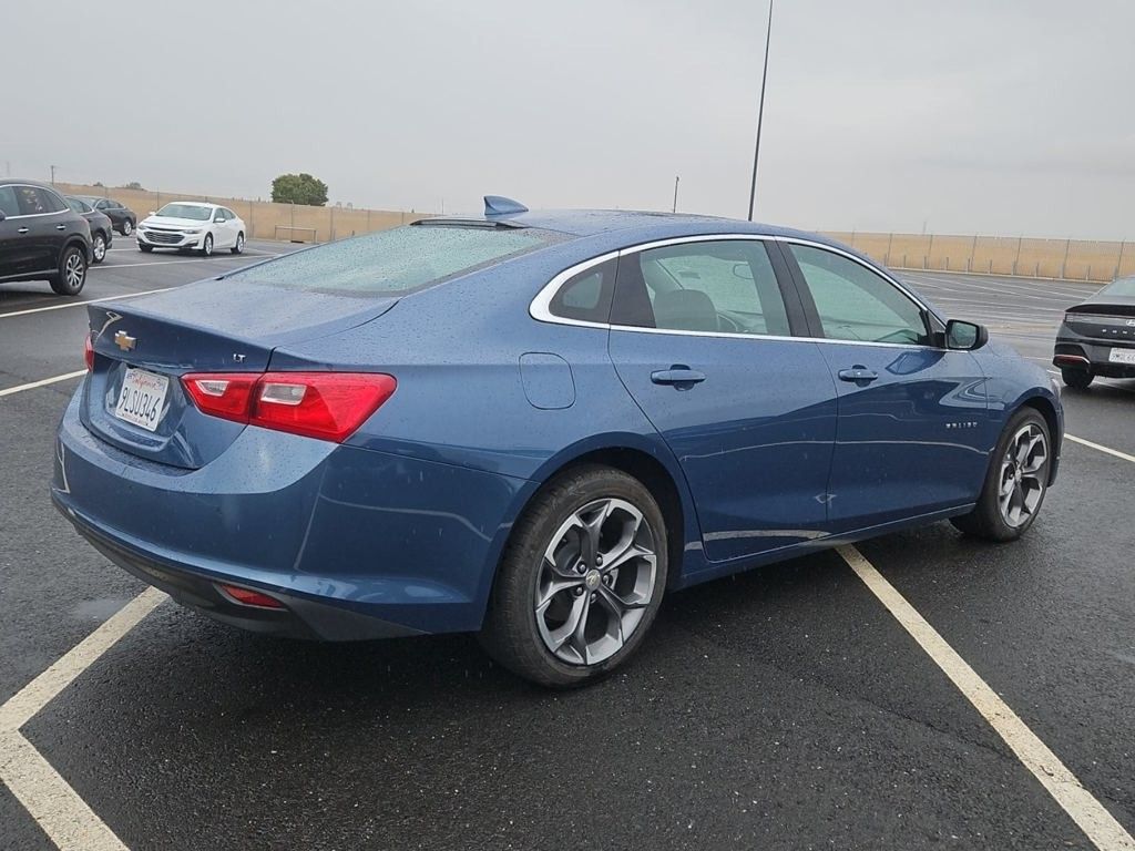 2024 Chevrolet Malibu 1LT photo 3