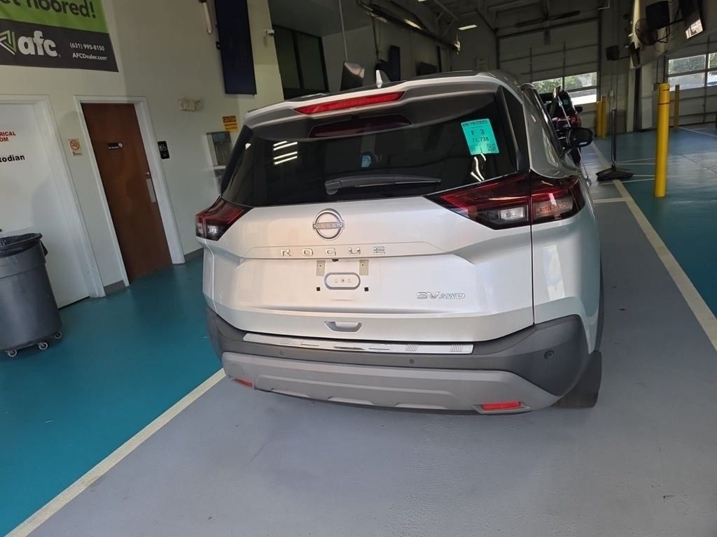 2022 Nissan Rogue SV photo 3
