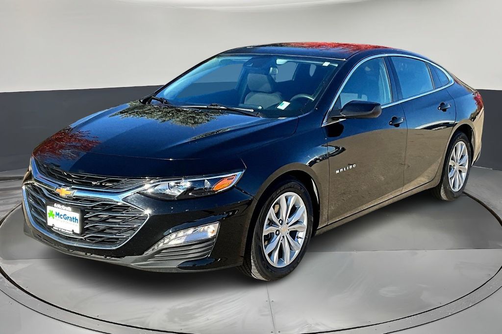 2024 Chevrolet Malibu 1LT photo 3