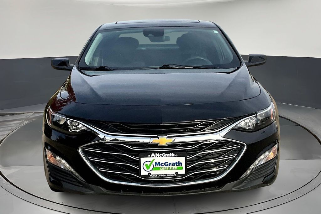 2024 Chevrolet Malibu 1LT photo 2