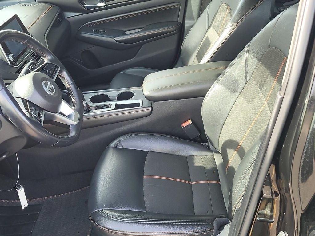 2020 Nissan Altima 2.5 SR photo 2