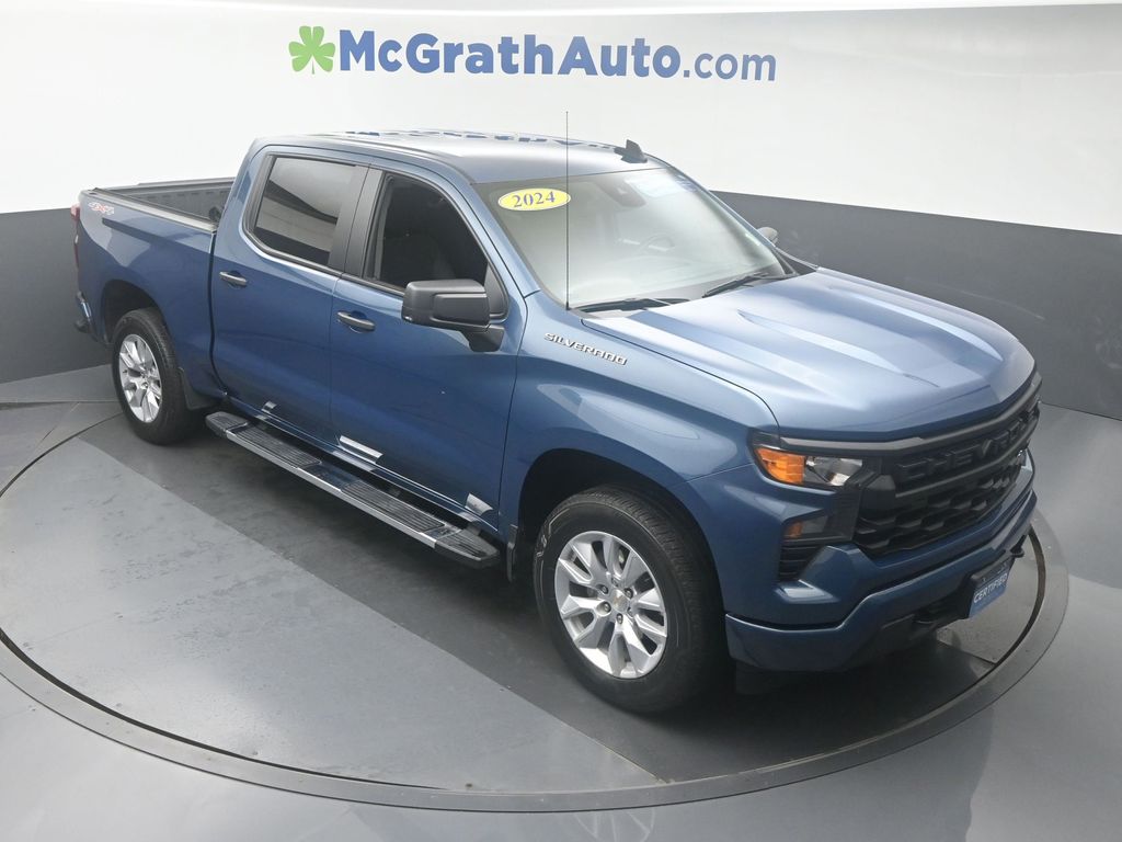 2024 Chevrolet Silverado 1500 Custom photo 2