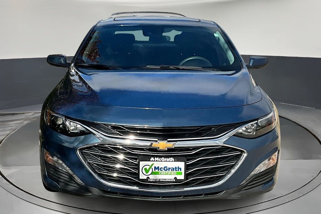 2024 Chevrolet Malibu 1LT photo 2