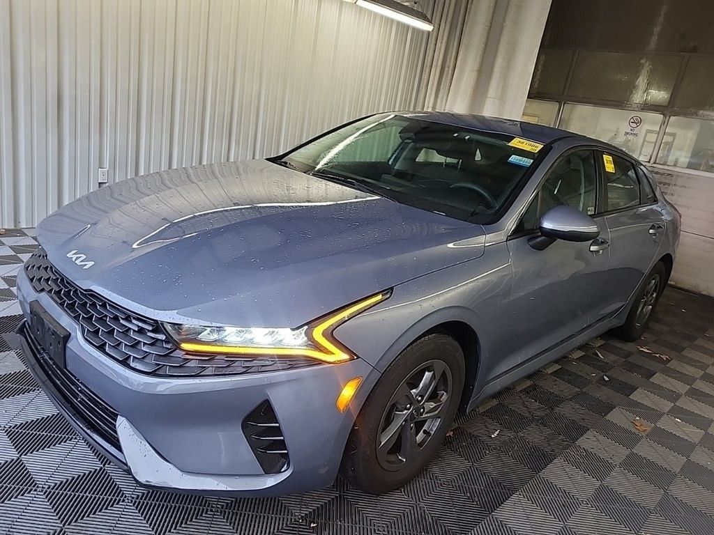2022 Kia K5 LXS photo 2
