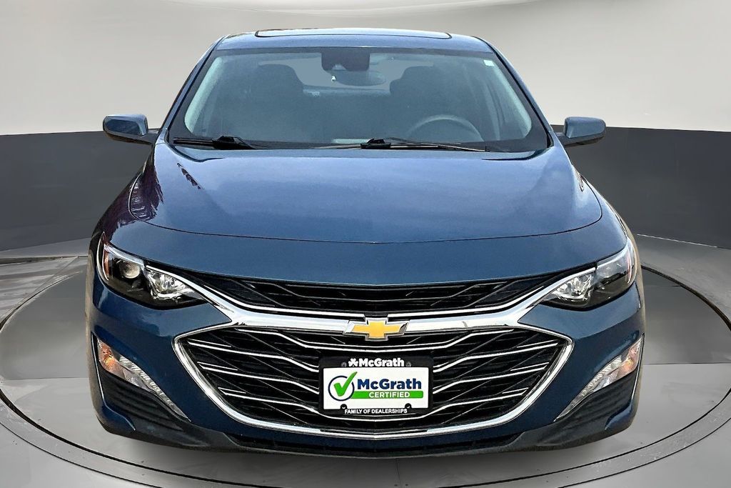 2024 Chevrolet Malibu 1LT photo 2