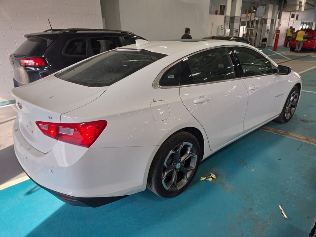 2024 Chevrolet Malibu 1LT photo 3