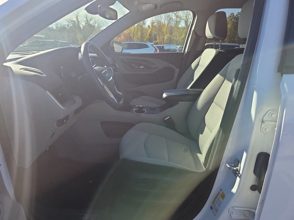 2023 Gmc Terrain SLE photo 3