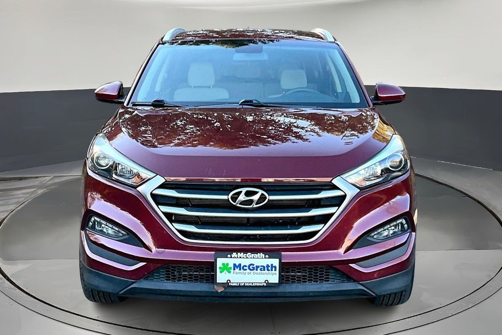 2017 Hyundai Tucson SE photo 2