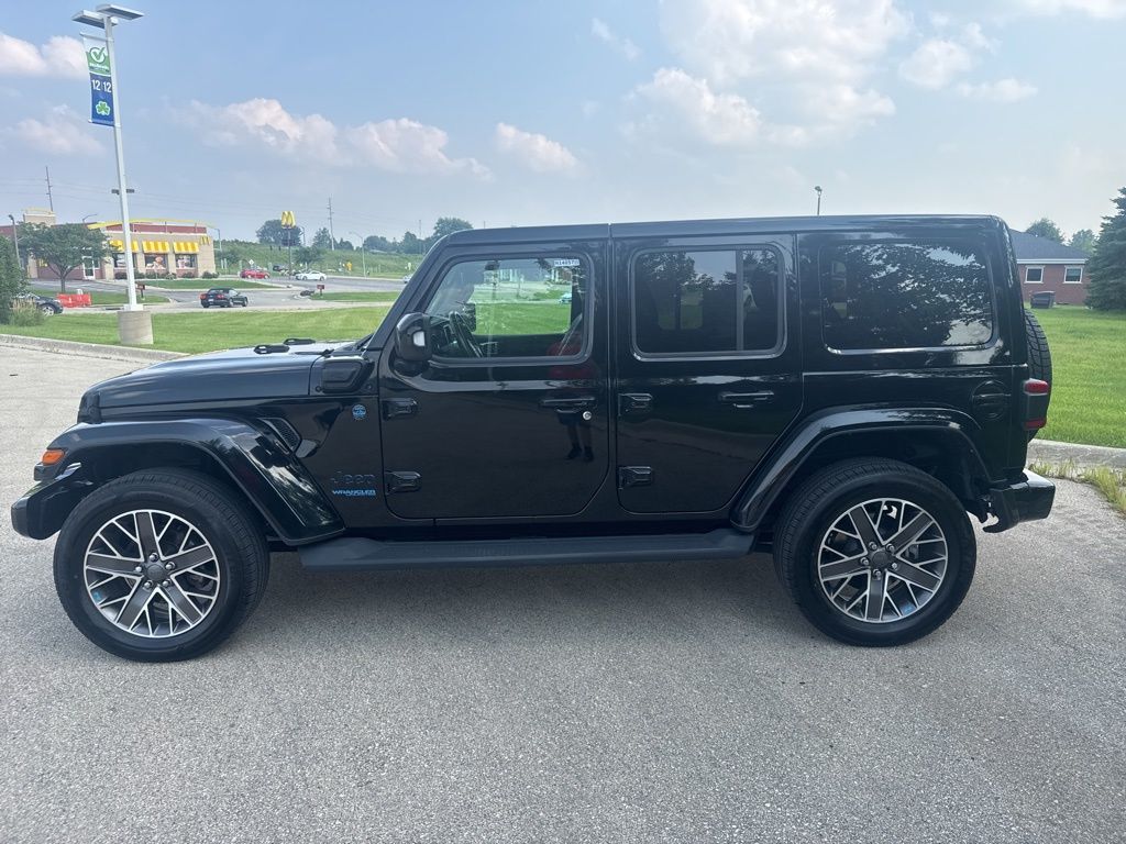 2022 Jeep Wrangler Unlimited 4xe Sahara High Altitude photo 2