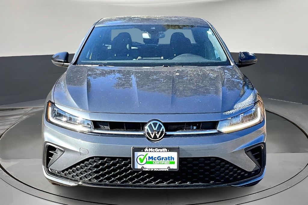 2025 Volkswagen Jetta 1.5T Sport photo 2