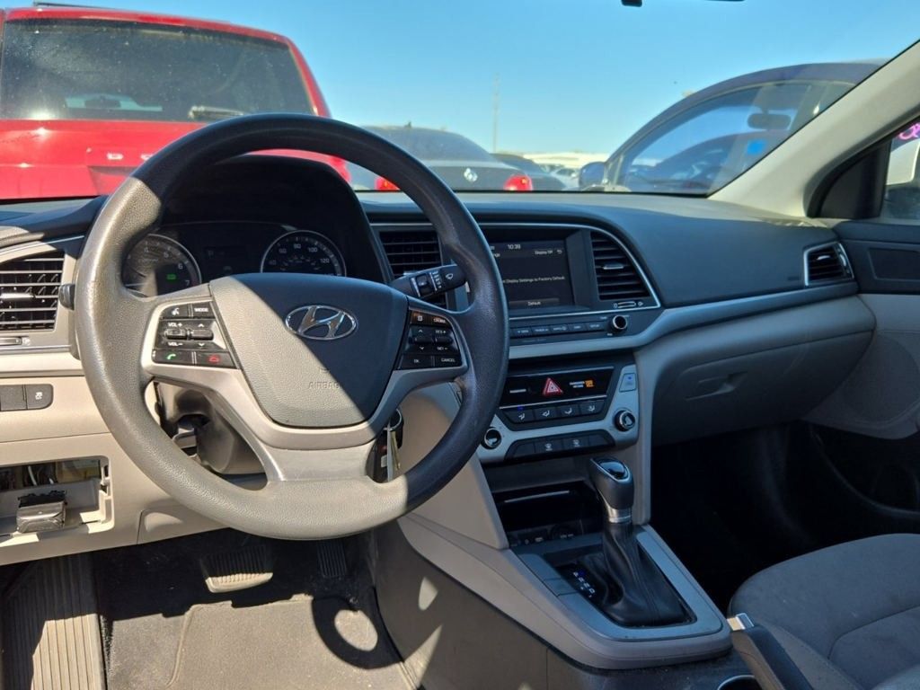 2018 Hyundai Elantra SEL photo 4