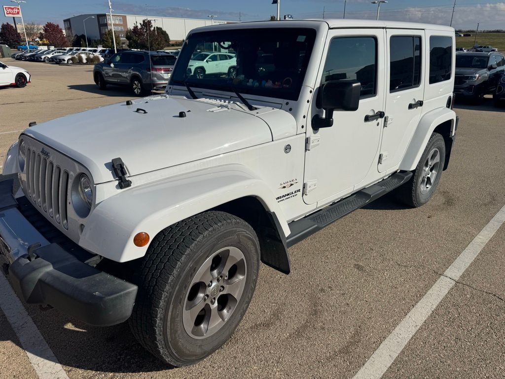 2017 Jeep Wrangler Unlimited Sahara photo 3