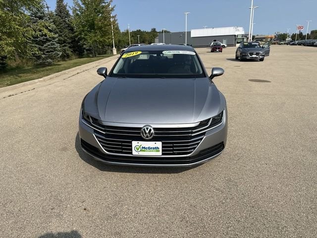 Used 2019 Volkswagen Arteon SE with VIN WVWBR7AN4KE000879 for sale in Dubuque, IA