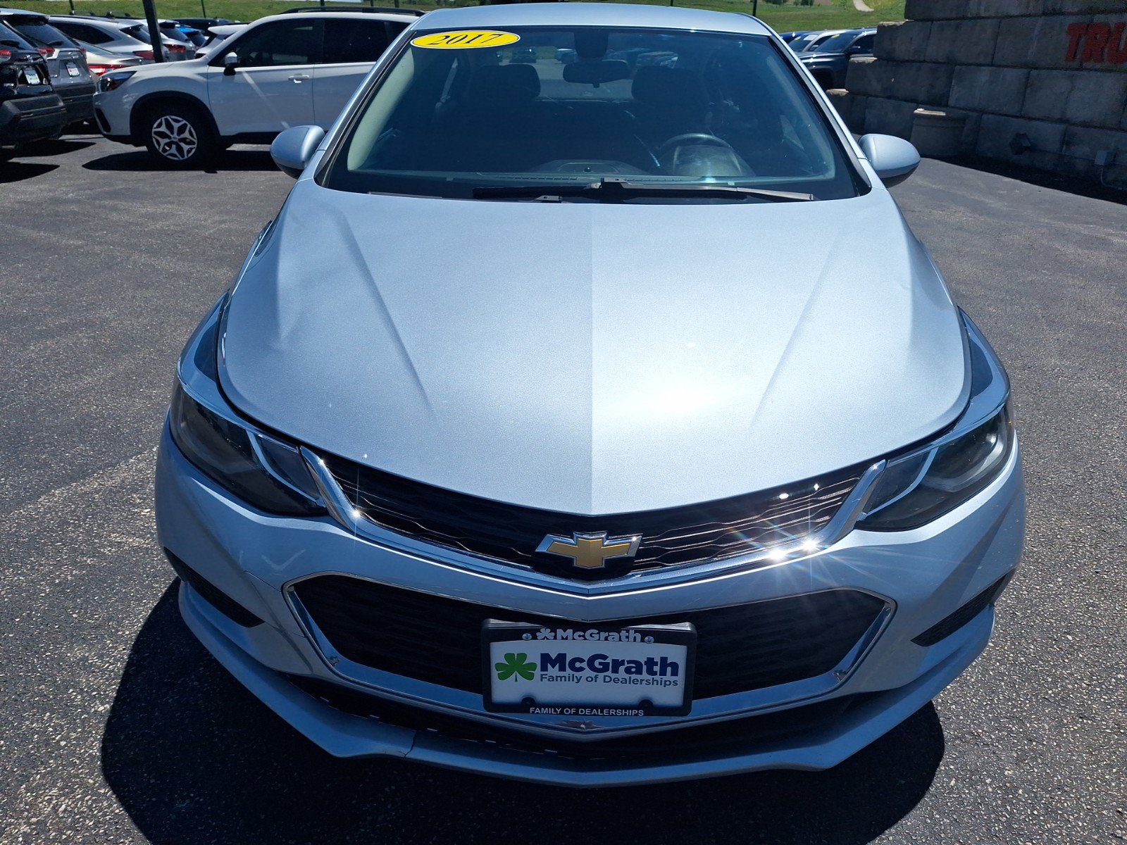 Used 2017 Chevrolet Cruze LT with VIN 1G1BE5SM2H7181900 for sale in Dubuque, IA