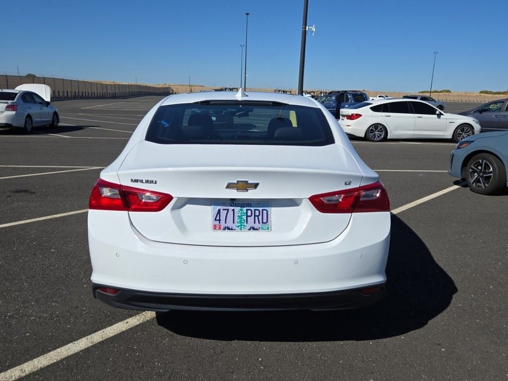 2024 Chevrolet Malibu 1LT photo 2