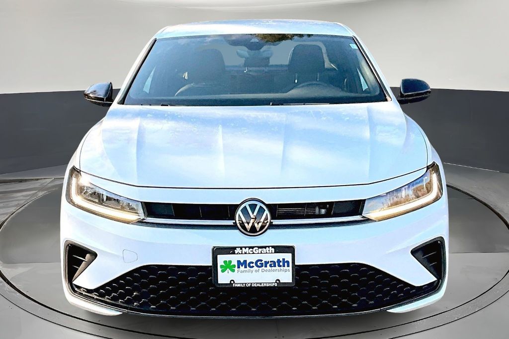 2025 Volkswagen Jetta 1.5T Sport photo 2