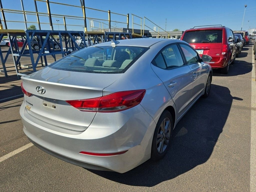 2018 Hyundai Elantra SEL photo 2