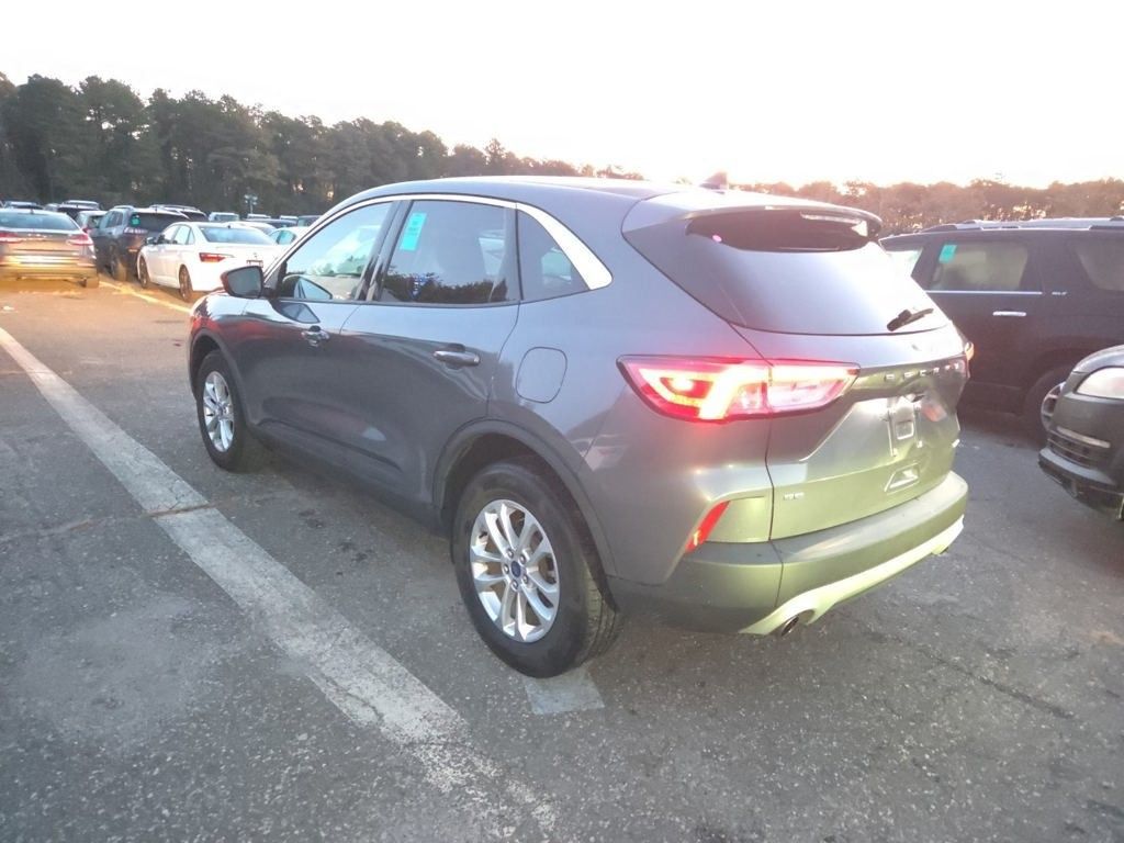 2022 Ford Escape SE photo 3