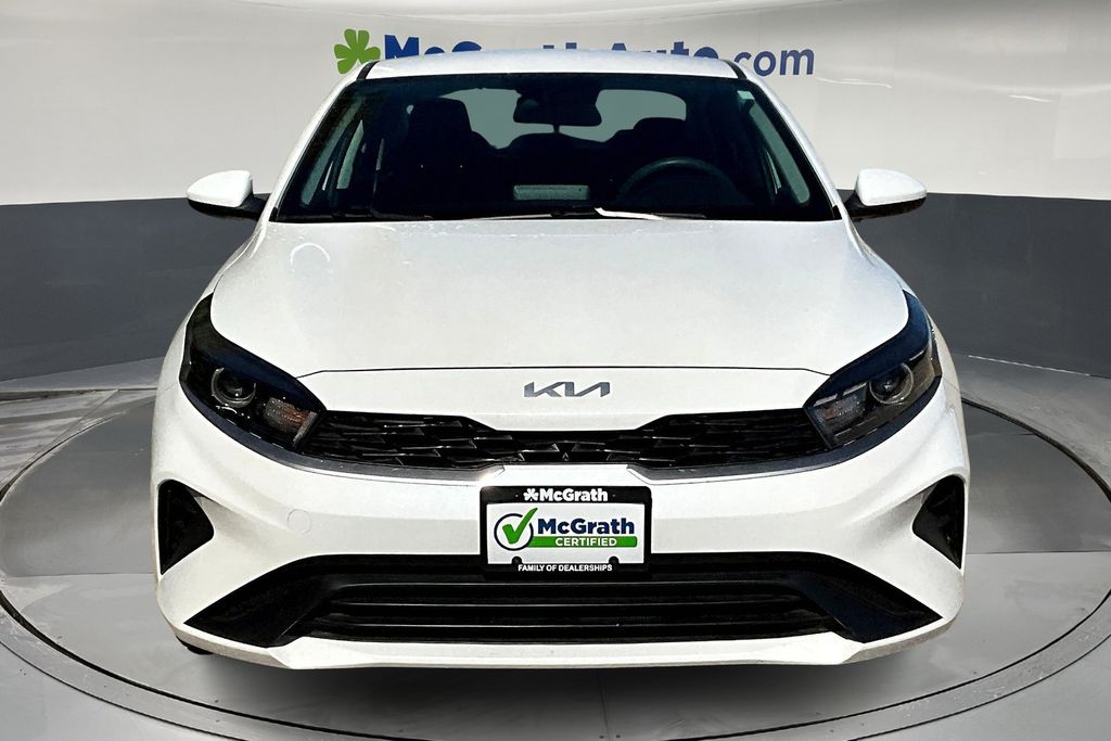 2022 Kia Forte LXS photo 2