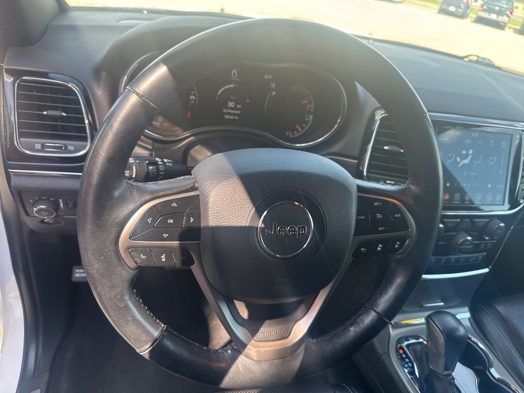2021 Jeep Grand Cherokee Anniversary Edition photo 3