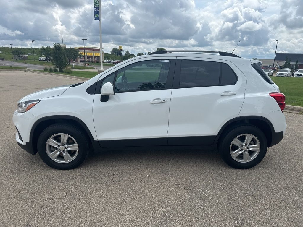 2022 Chevrolet Trax LT photo 2