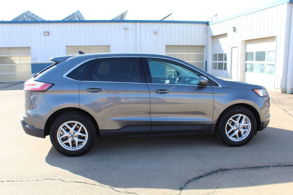 Used 2022 Ford Edge SEL with VIN 2FMPK4J95NBA83164 for sale in Dubuque, IA