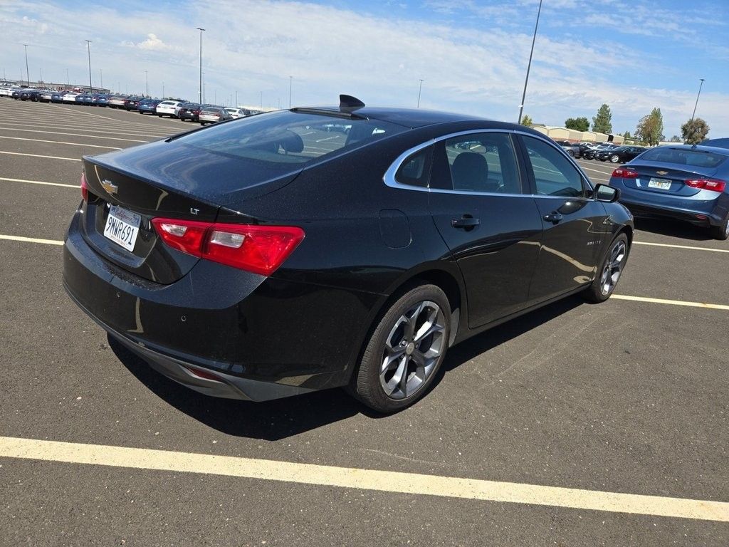 1G1ZD5ST2RF208741