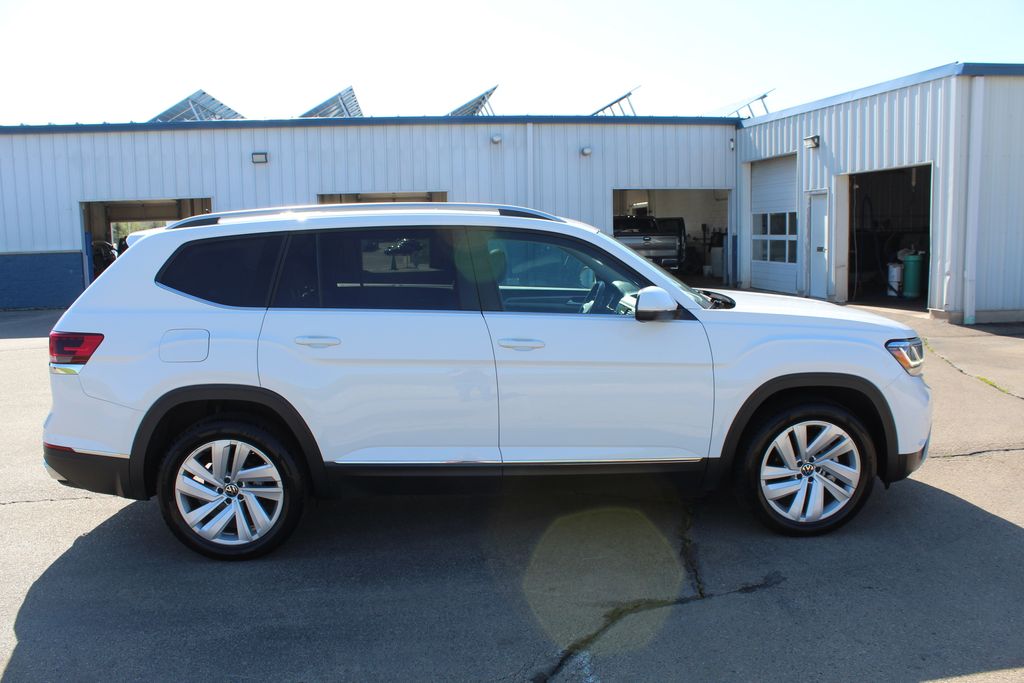 Used 2021 Volkswagen Atlas SEL with VIN 1V2BR2CAXMC576759 for sale in Dubuque, IA