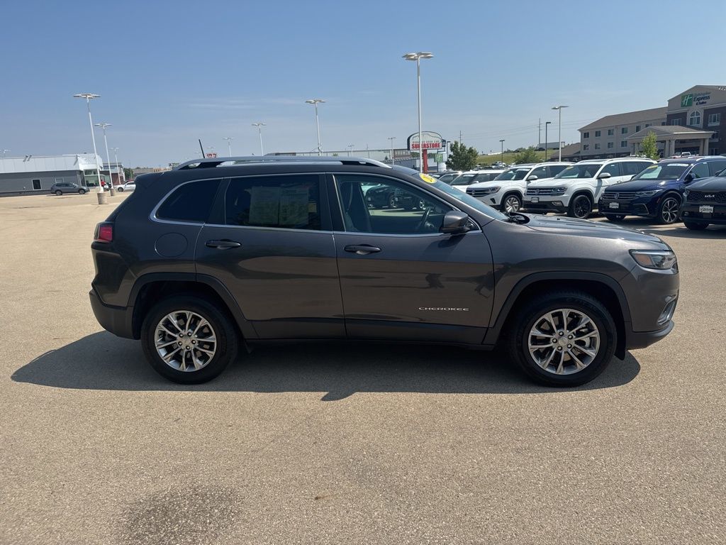 Used 2021 Jeep Cherokee Latitude Lux with VIN 1C4PJMMX9MD105452 for sale in Dubuque, IA
