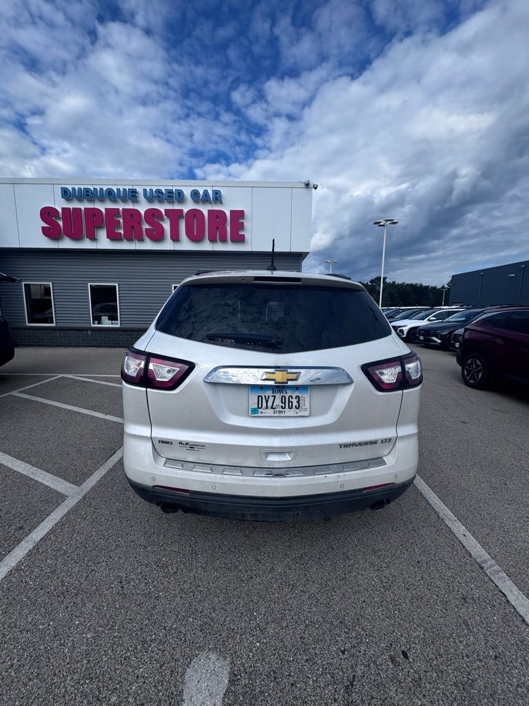 2016 Chevrolet Traverse LTZ photo 2